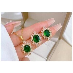 Green oval ewelry Set - 18K gold plated - CZs - Necklace and Earrings.